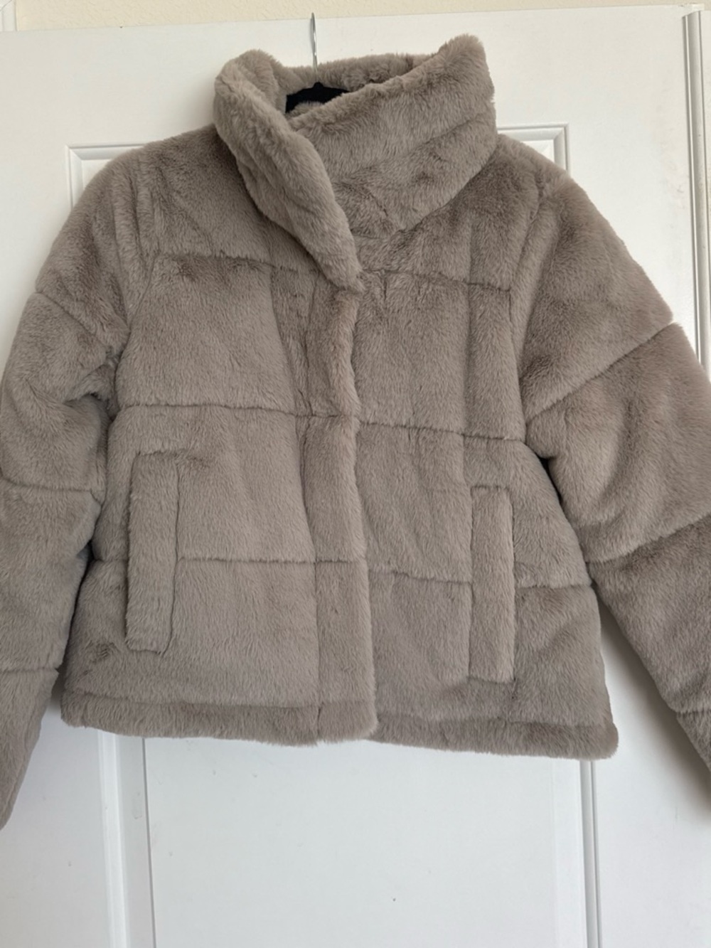 Abercrombie & Fitch Women's Faux Fur Teddy Jacket - Taupe